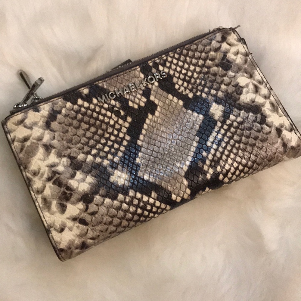 MK “EMBOSSED DOUBLE-ZIP” WALLET